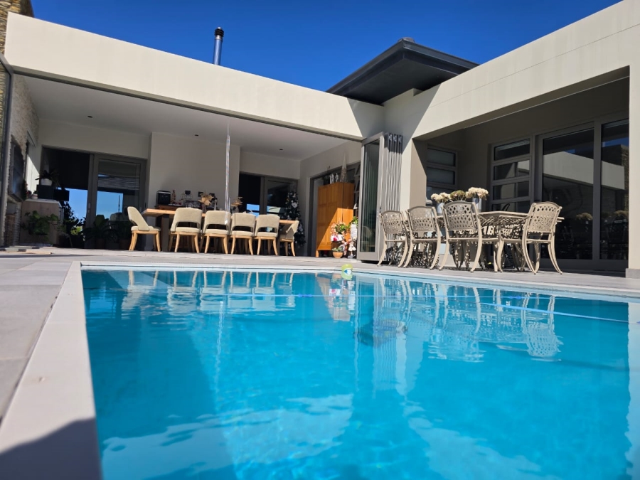 4 Bedroom Property for Sale in Oubaai Western Cape